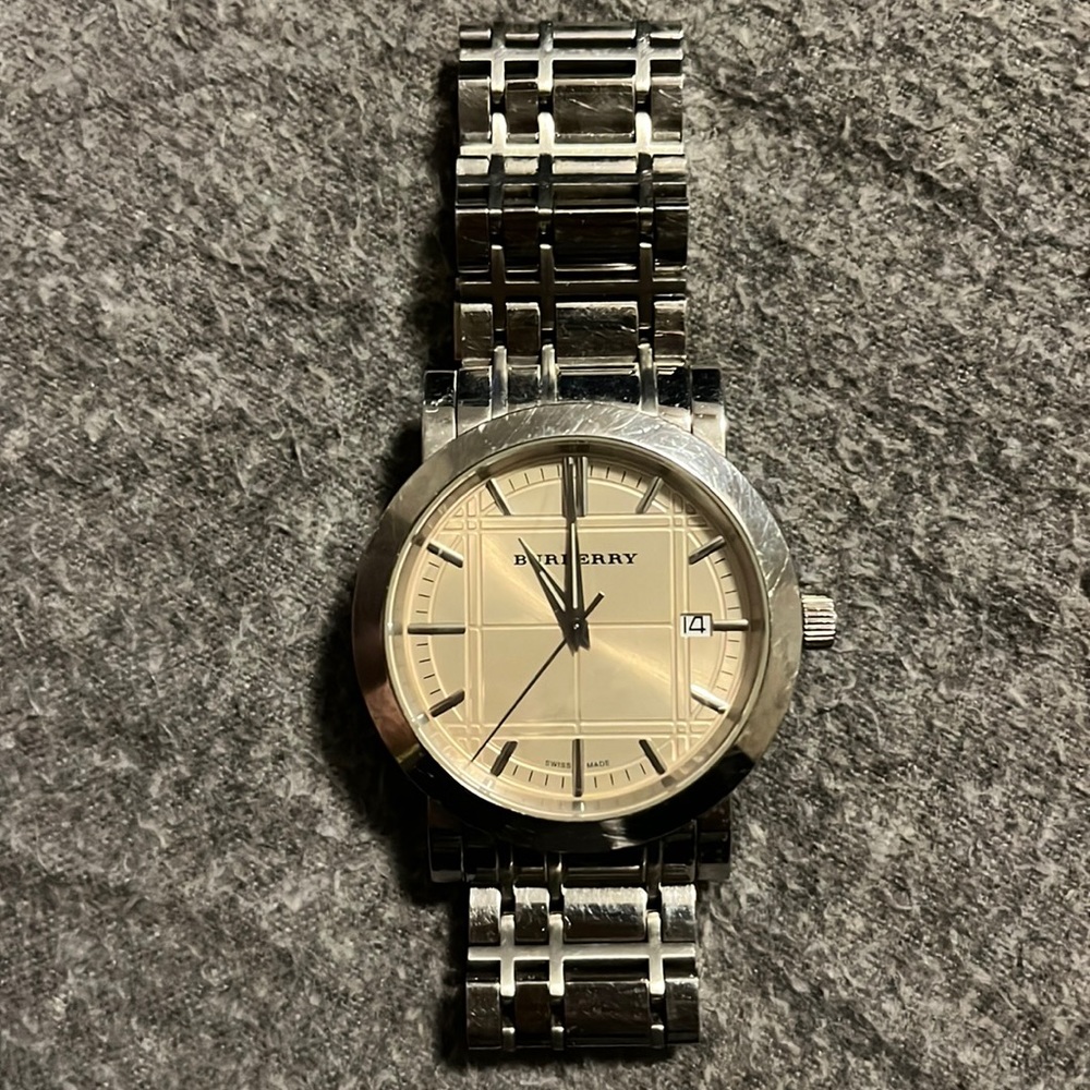 BURBERRY Heritage 38mm Silver Stainless Steel Swiss Watch. All links INCLUDED